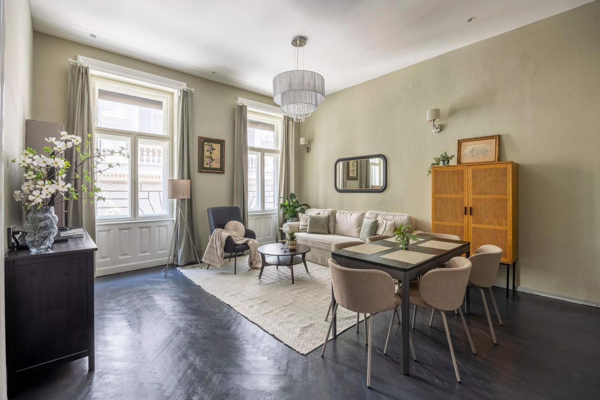 Charming Art Deco Style Apartment In The Heart Of บูดาเปสต์ ภายนอก รูปภาพ
