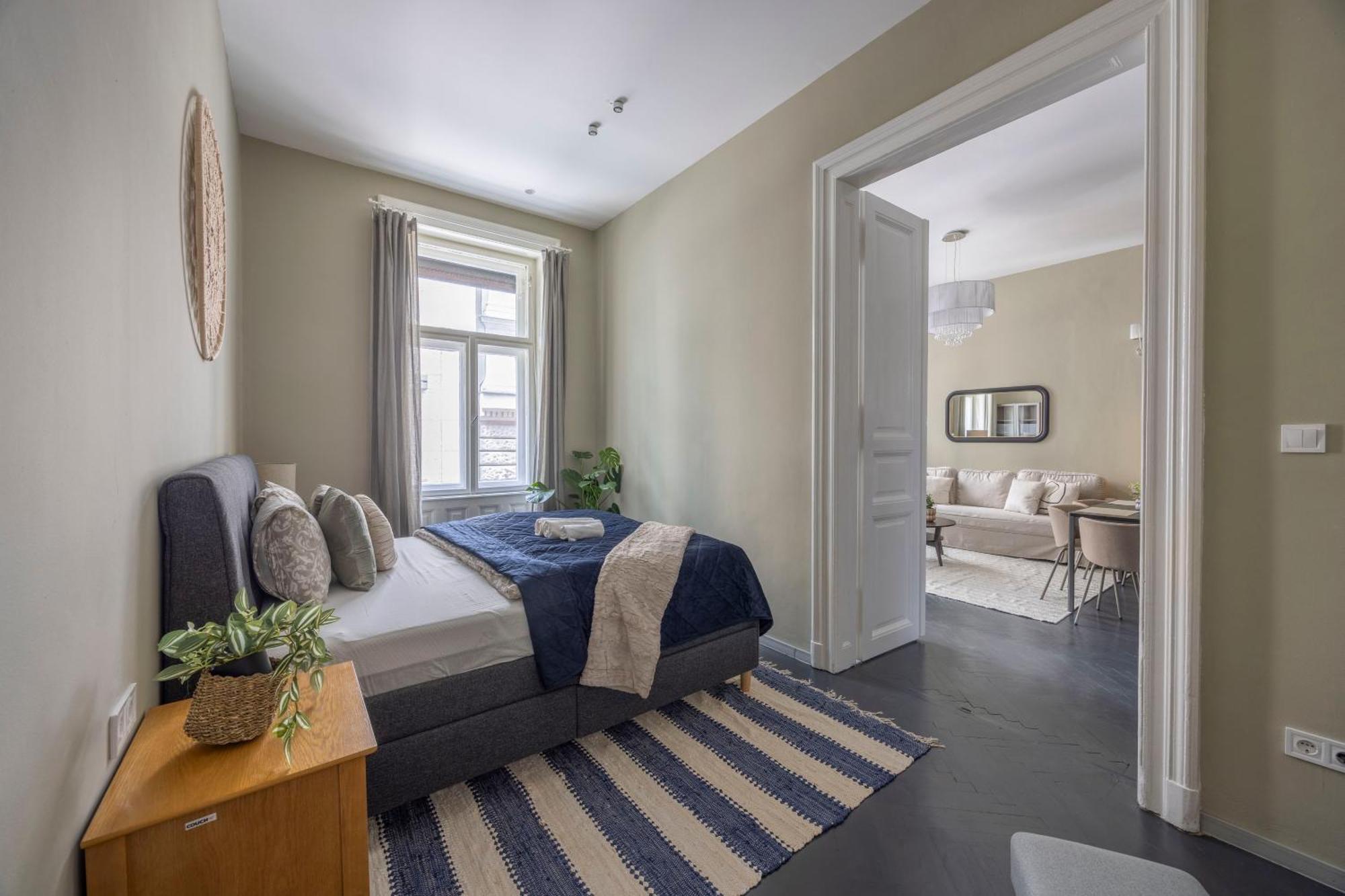 Charming Art Deco Style Apartment In The Heart Of บูดาเปสต์ ภายนอก รูปภาพ